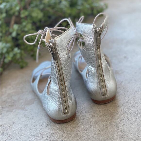 LOEFFLER RANDALL Metallic Silver Leather Lace Up Open Toe Strap Sandal Flats 8.5 - Picture 9 of 11